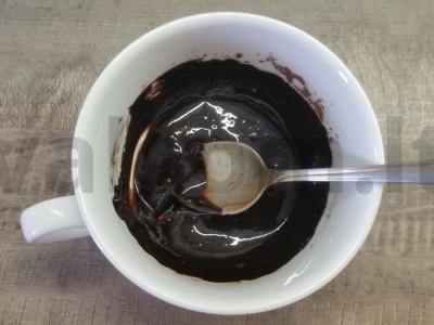 Karštas šokoladas iš kerobo su migdolų pienu Žingsnis 1