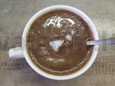 Karštas šokoladas iš kerobo su migdolų pienu Žingsnis 2