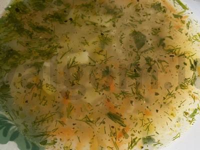 Ryžių sriuba su vištiena ir prieskoniais pagrindine nuotrauka