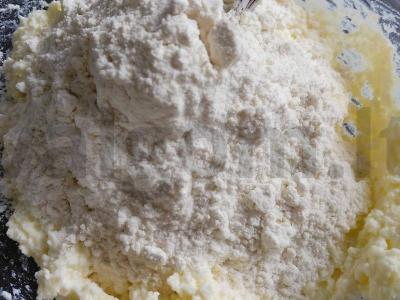 Sūrio blynai su šviežiais uogomis arba padažu Žingsnis 4