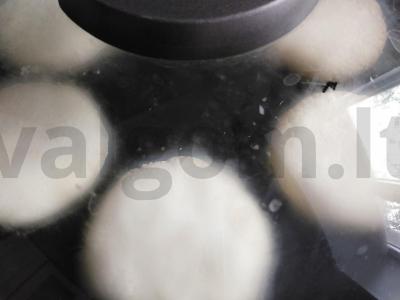 Sūrio blynai su šviežiais uogomis arba padažu Žingsnis 7