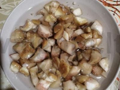 Troškinta kopūstai su voveraitėmis Žingsnis 1