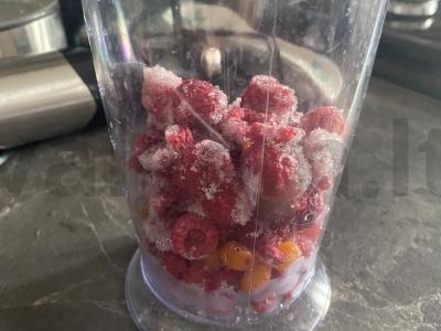 Namų uogų jogurtas Žingsnis 1