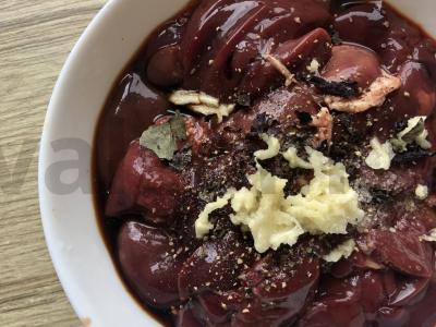 Šiltas salotas su kepenimis ir uogomis Žingsnis 2