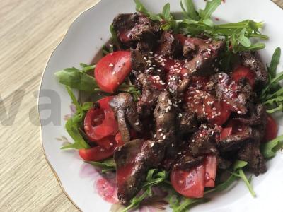 Šiltas salotas su kepenimis ir uogomis Žingsnis 5