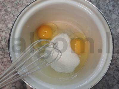 Blynai su virta saldžia grietinėle vandenyje Žingsnis 1