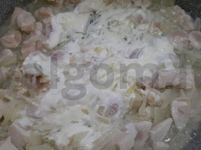 Pupelės su vištienos krūtinėlėmis grietinėlės padaže Žingsnis 3