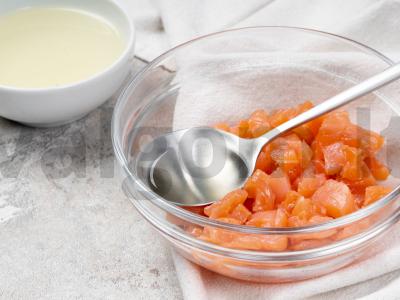 Poke su lašiša ir „Nikkei“ padažu Žingsnis 3