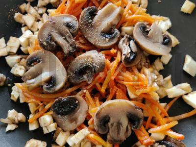 Šiltas salotas „Grybų piramidė“ Žingsnis 6