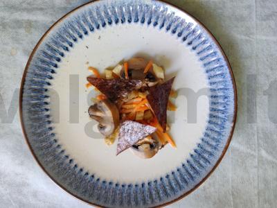 Šiltas salotas „Grybų piramidė“ pagrindine nuotrauka