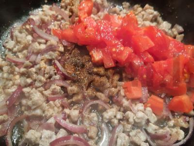 Skani makaronų forma su faršu ir daržovėmis Žingsnis 2