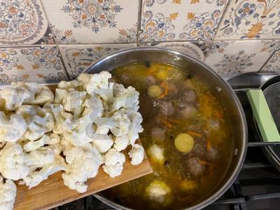 Lengvas sriuba su meatballs ir žiediniu kopūstu Žingsnis 9