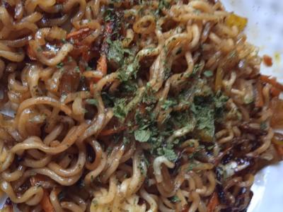 Azijietiško stiliaus greito paruošimo makaronai Žingsnis 3