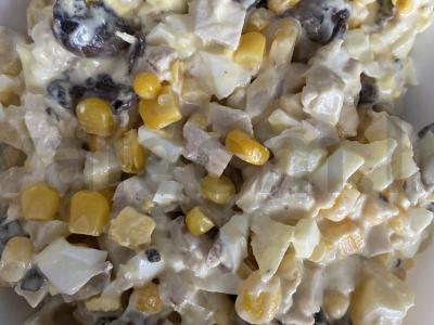 Salotas su ananasais, vištiena ir grybais Žingsnis 6