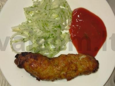 Namų stiliaus lyulya-kebabas pagrindine nuotrauka