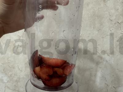 Vaisių tyrė su medumi ir mėtomis Žingsnis 2