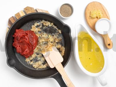 Vištienos kharcho su ryžiais Žingsnis 1