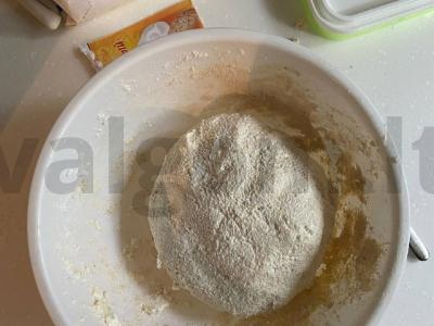 Sūrio blynai iš manų kruopų ir kokosų miltų Žingsnis 3