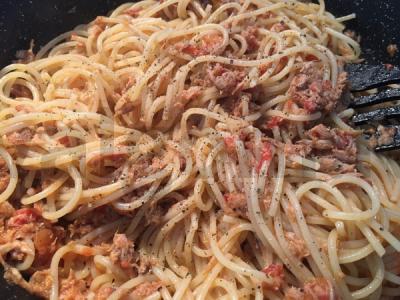 Pomidorų pasta su tunu pagrindine nuotrauka