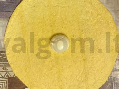 Skani sūrio kesadilija su vyšniniais pomidorais, morkomis ir vištienos filė Žingsnis 5