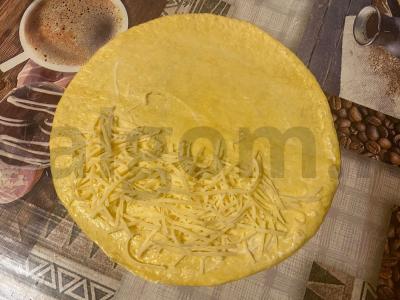 Skani sūrio kesadilija su vyšniniais pomidorais, morkomis ir vištienos filė Žingsnis 6