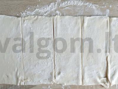 Kruasanai su obuoliais meduje Žingsnis 1