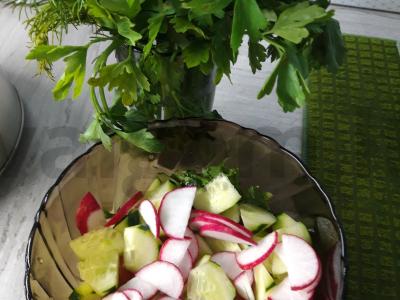 Vasaros salotas su sirtaqi sūriu ir ridikėliais Žingsnis 2