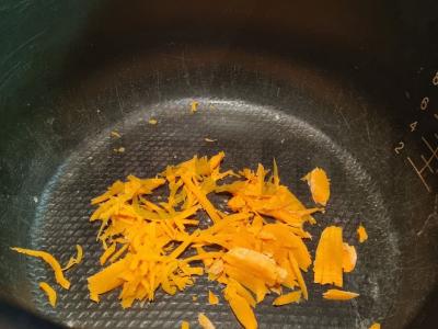 Kiaulienos šonkauliukai lėtoje viryklėje Žingsnis 1