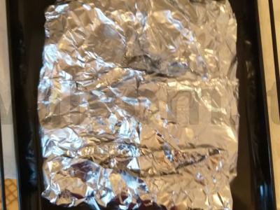 Kepta folijoje kiauliena su bulvėmis Žingsnis 3