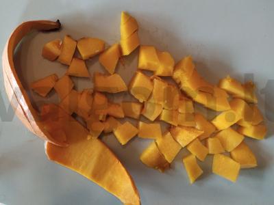 Vištiena su moliūgu ir kiaulpienių lapais Žingsnis 1