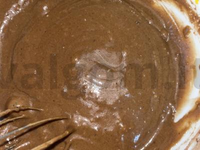 Skanus biskvitas su kakava mikrobangų krosnelėje Žingsnis 2