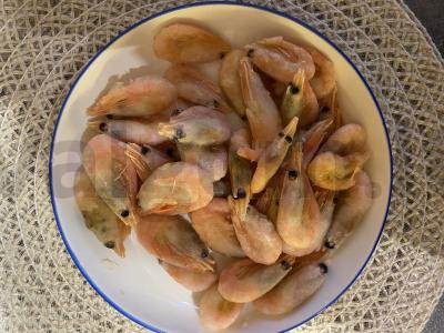 Virti krevetės su citrina ir lauro lapu Žingsnis 1