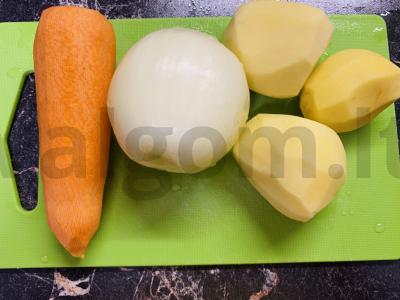 Žirnių sriuba su rūkytomis kiaulienos šonkauliais Žingsnis 1