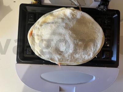 Traškus pyragas su korėjietiška morkų salotomis vaflinėje Žingsnis 3