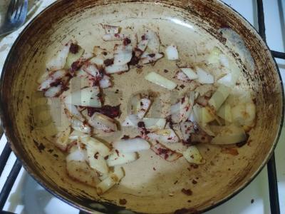 Lavašas su svogūnų įdaru kaimišku stiliumi su aštria adžika Žingsnis 2