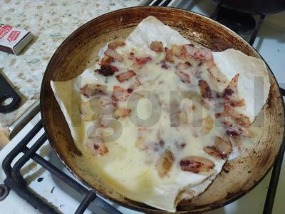 Lavašas su svogūnų įdaru kaimišku stiliumi su aštria adžika Žingsnis 5