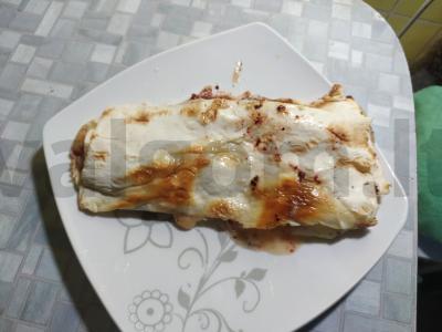 Lavašas su svogūnų įdaru kaimišku stiliumi su aštria adžika Žingsnis 6