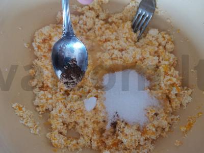 Moliūgų varškėtukai su razinomis ir cinamonu Žingsnis 4