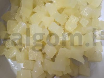 Vištienos, ananasų ir sūrio salotos Žingsnis 1