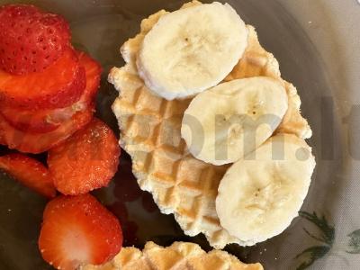 Vaflis su braškėmis, bananais ir jogurtu Žingsnis 3