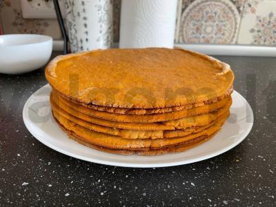 Tortas „Medovikas“ su natūraliu medumi Žingsnis 16