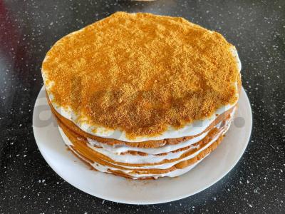 Tortas „Medovikas“ su natūraliu medumi pagrindine nuotrauka