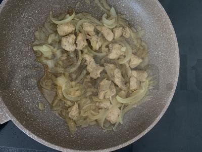 Ryžiai su vištienos filė, daržovėmis ir džiovintomis slyvomis Žingsnis 2