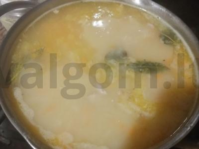 Žirnių sriuba su vištiena pagrindine nuotrauka