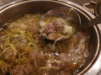 Grybų sriuba su veršienos kukuliais pagrindine nuotrauka