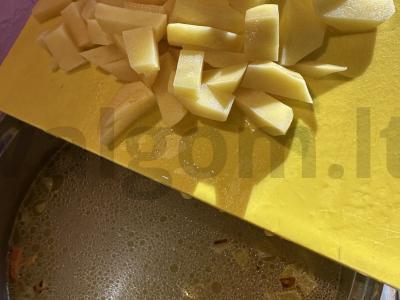 Namų vištienos sriuba su makaronais ir skrudinta duona Žingsnis 3