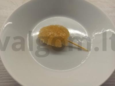 Cukraus kanapių saldainis su kriaušių džemu pagrindine nuotrauka