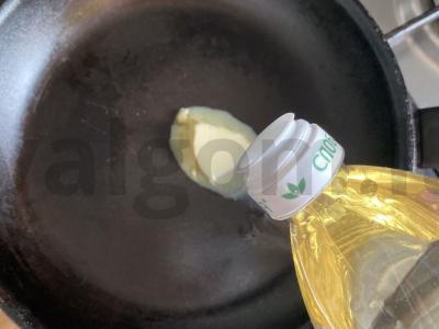 Troškinti pievagrybiai su svogūnais ir padažu Žingsnis 4