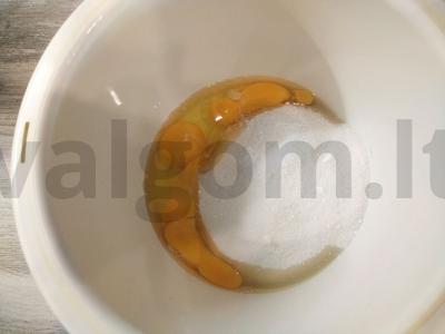 Varškės šventinis kulichas Žingsnis 1