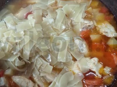 Namų lagmanas su kalakutienos filė Žingsnis 5